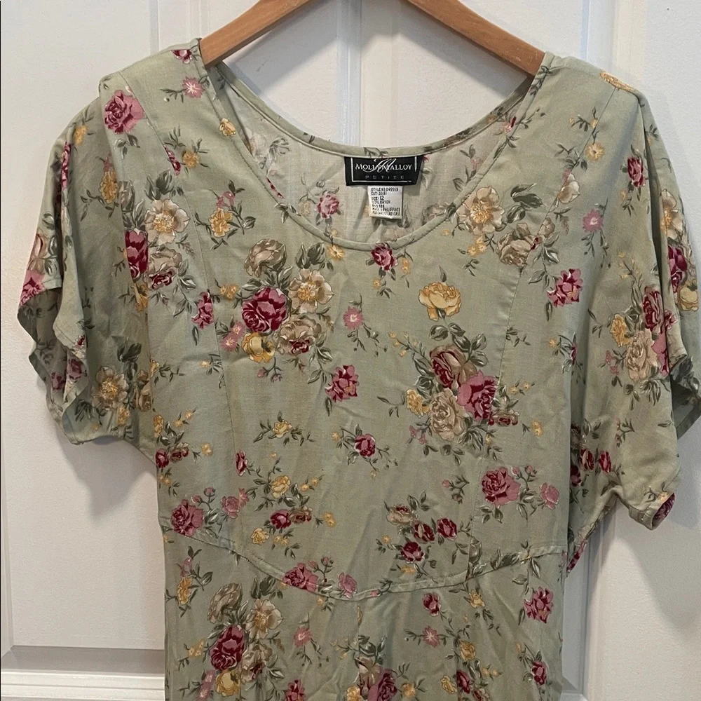 Floral Midi Dress in Green by Molly Malloy Size 12 - Picture 3 of 5